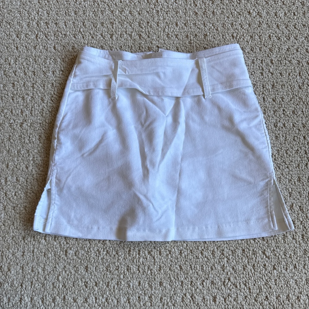 White mini skort